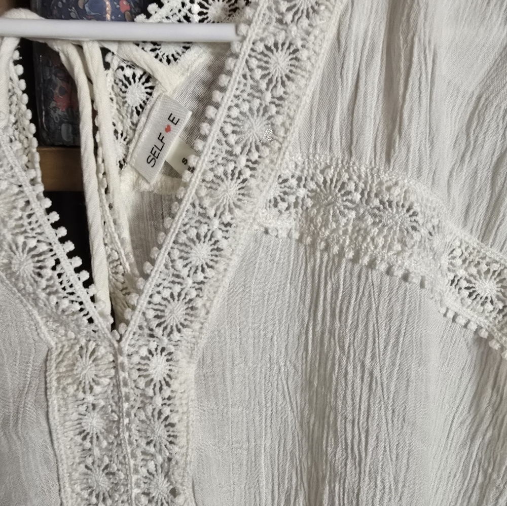 Selfie White Lace Trim Women's Peasant Top Small - Picture 6 of 7